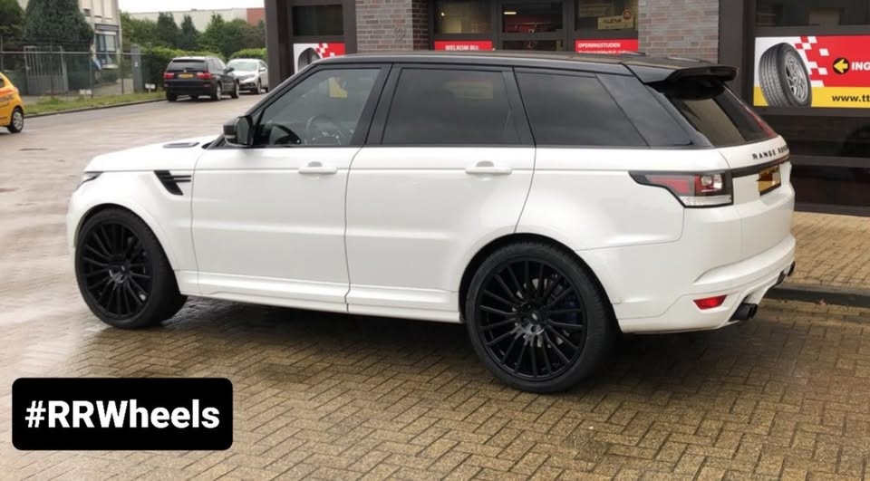 Range Rover Sport -  23 inch Ispiri ISVR1 Corsa Black - 5x120 9.5J ET10