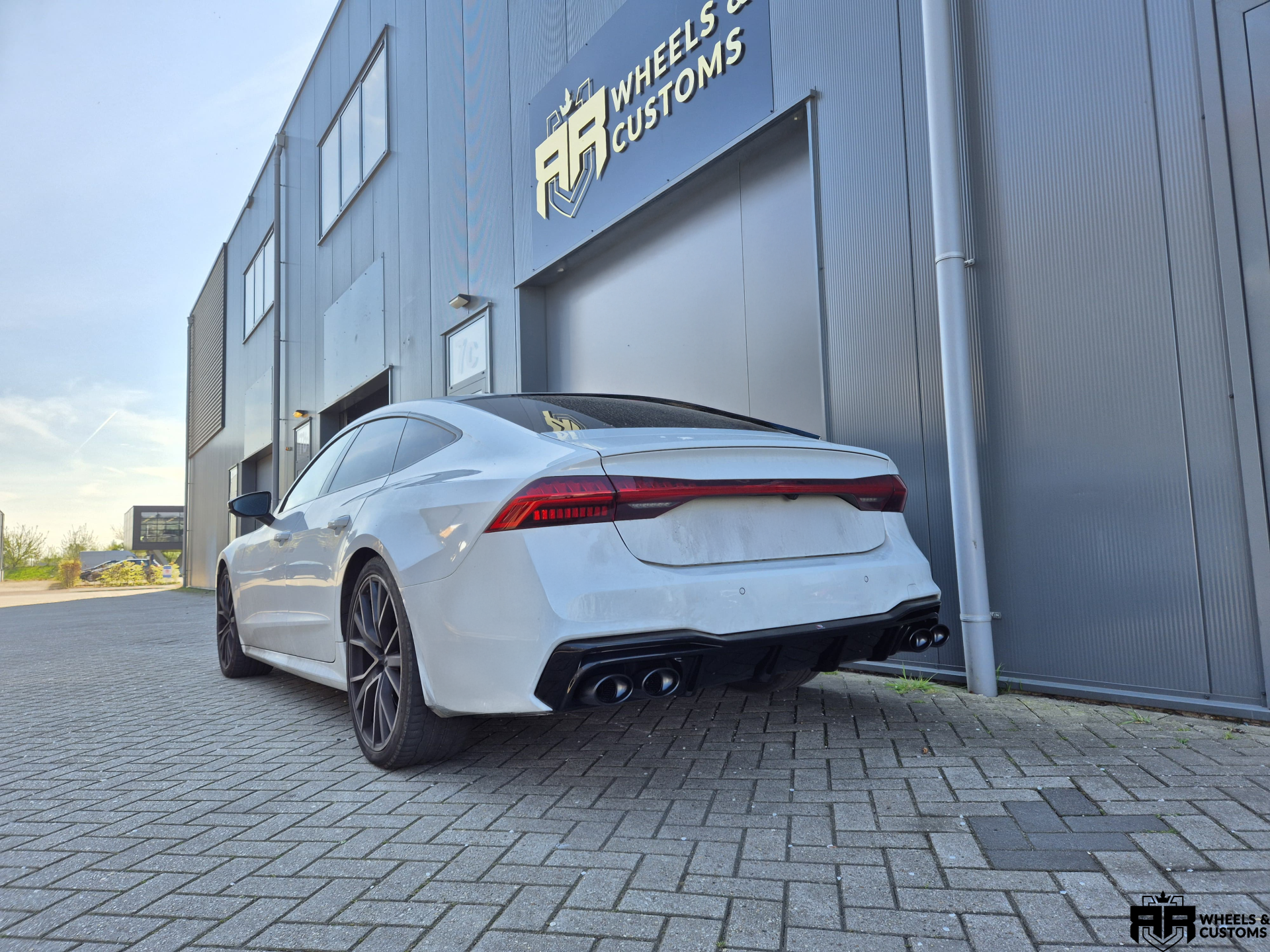 Audi S7 voorzien van Maxton Design onderdelen