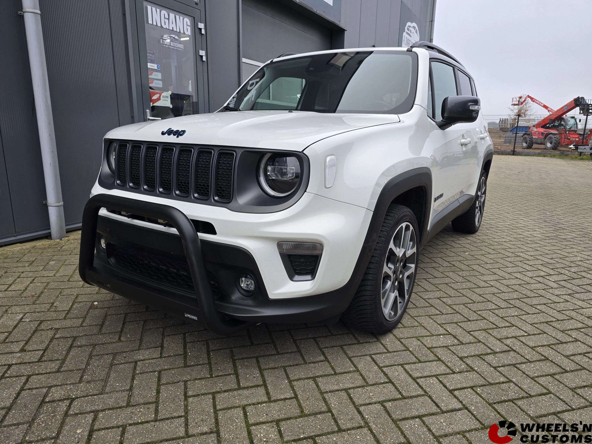 Jeep Renegade - Vooorzien van Misutonida Bullbar en isutonida Rearbar!