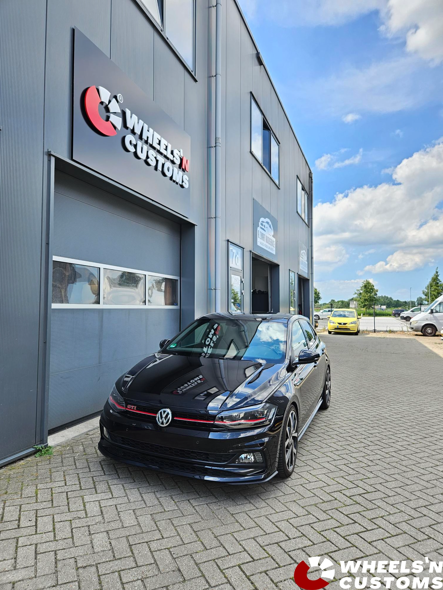  Volkswagen Polo Gti Mk6 voorzien van Maxton Design onderdelen