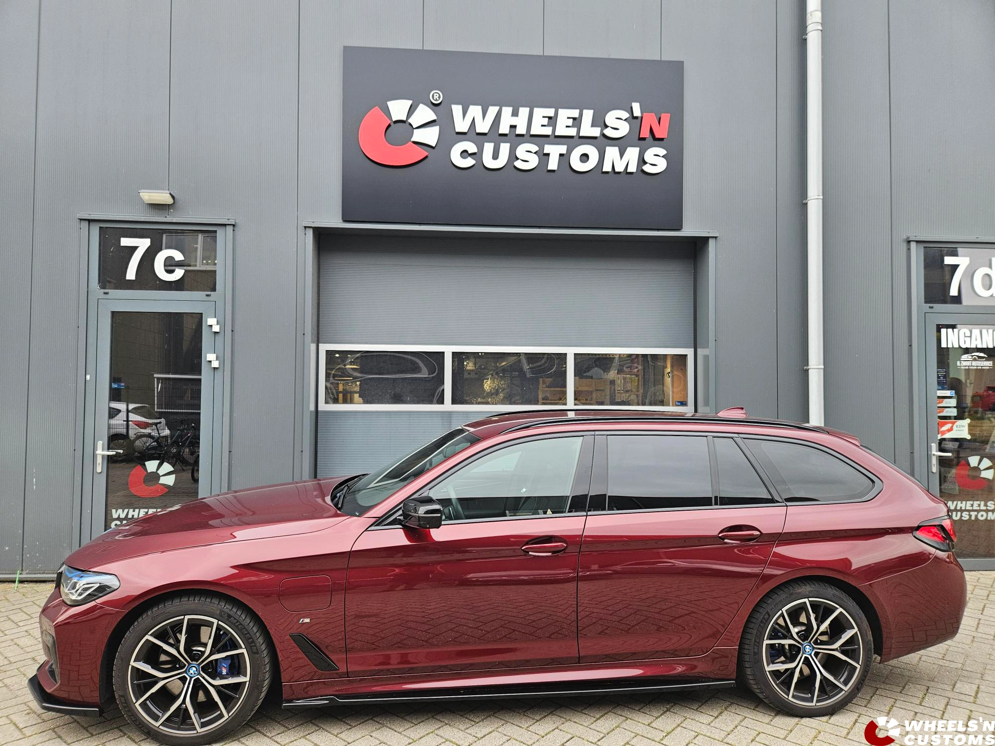 BMW  5 Serie G30 voorzien van Maxton Design onderdelen