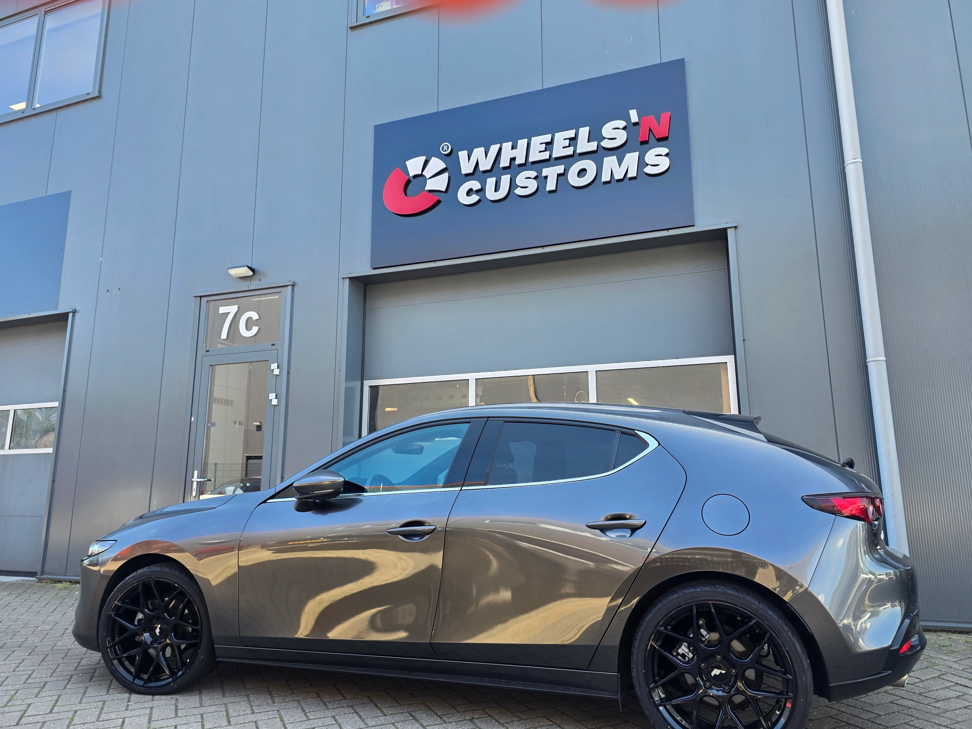 Mazda 3 Hatchback - 20 inch JR JR18 Gloss Black - 5x114.3 - 8.5J - ET45