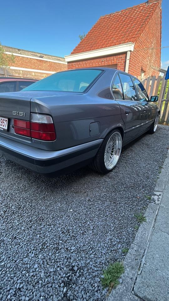 BMW 5 serie E34 - 19 inch YKW Wheels Y9670 - Full Silver Machined Lip - 5x120 8.5J ET20 + 10J ET25.