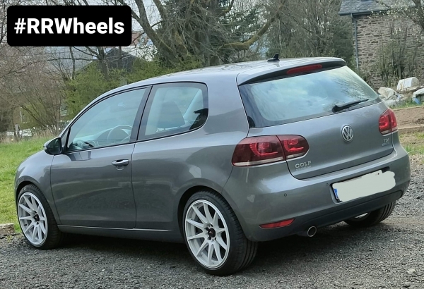 Volkswagen Golf 6 -18 inch Japan Racing JR11 white - 8.5J ET40