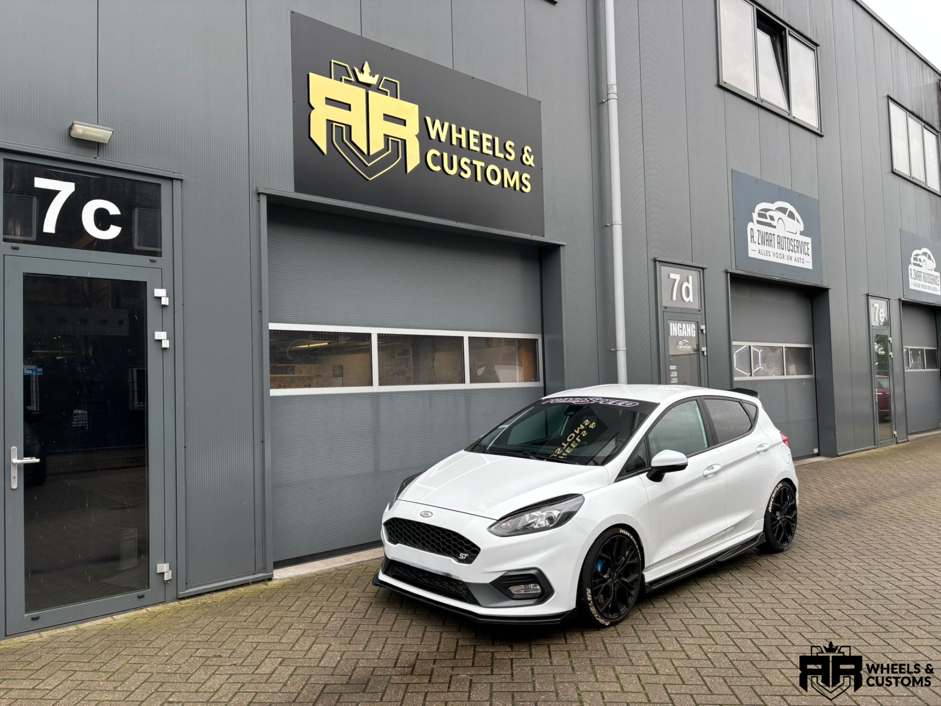 Fod Fiesta MK8 ST-Line voorzien van een Maxton Design bumperlip