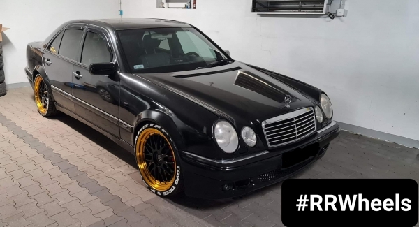 Mercedes W210 E320 - 20 inch STR Racing KS014 - 8.5J ET38